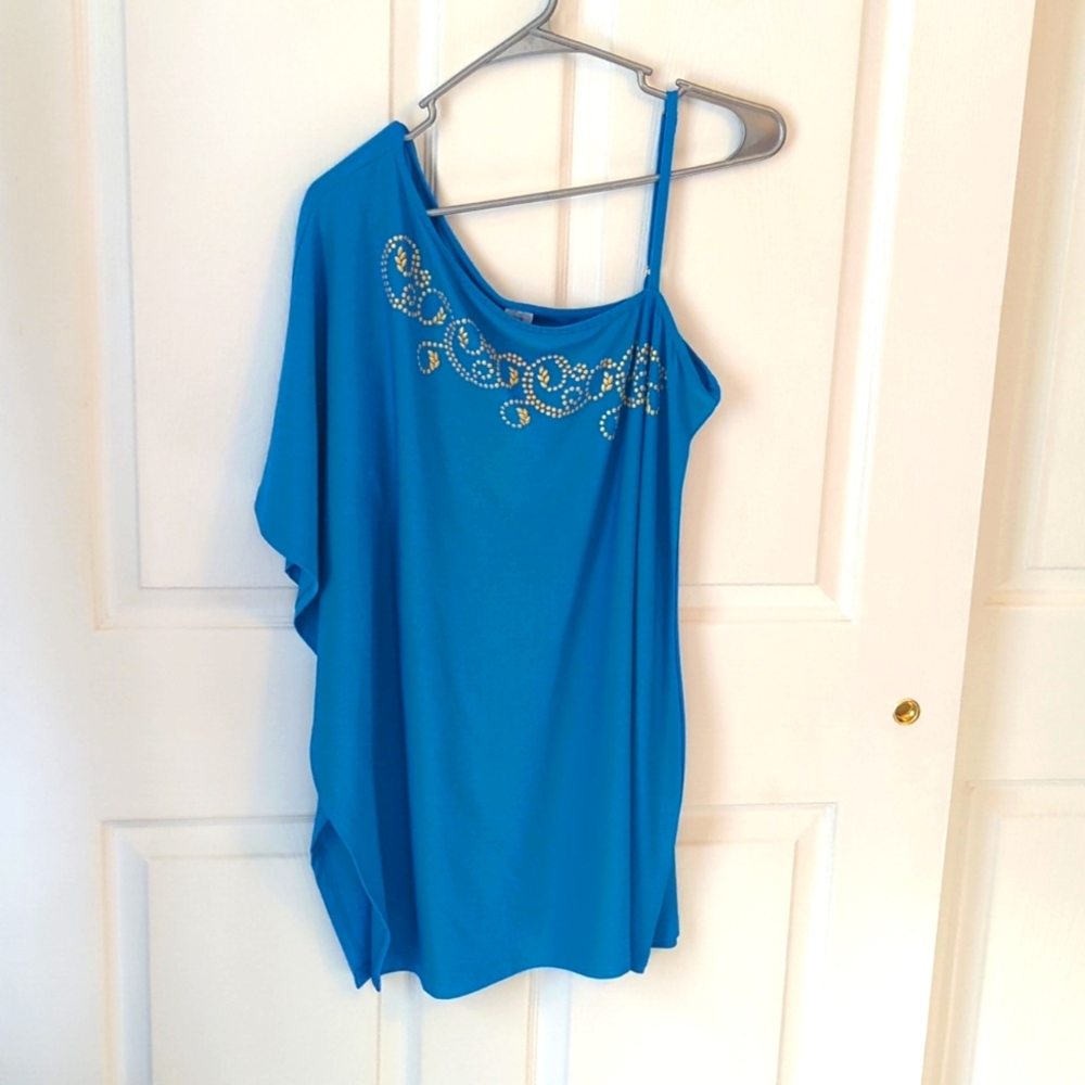 Women's one shoulder bat wing shirt size M